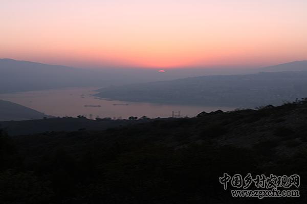 重庆巫山红叶红似火神秘壮观(图9)