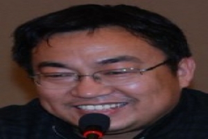 常伟