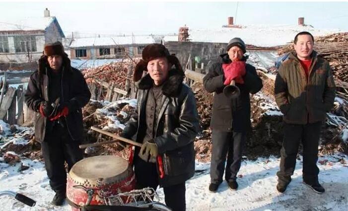 瞧瞧东北农村是咋过年的(图17)