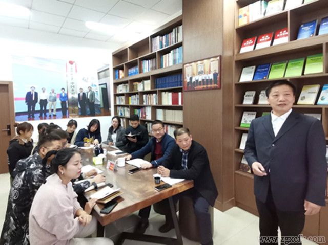 湖南师大乡研院“研究生午餐学术会”暨学习计划汇报会举行(图2)