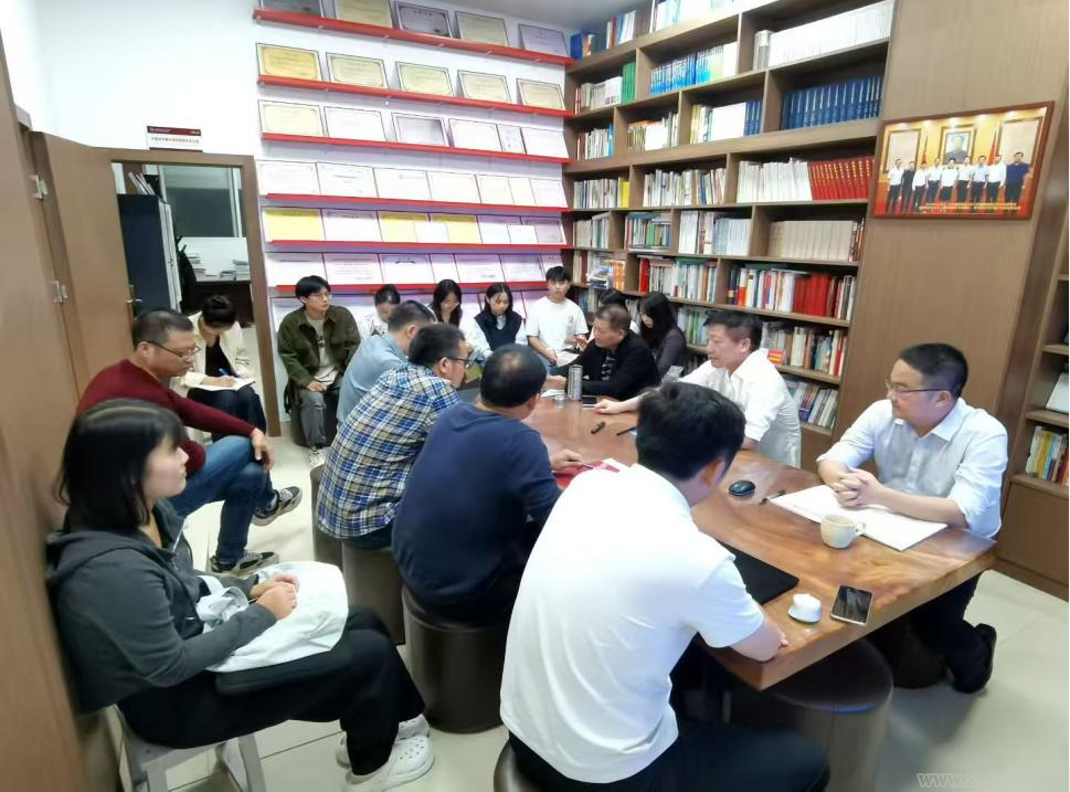 湖南师大乡研院举行2025年上半年工作总结会(图2)